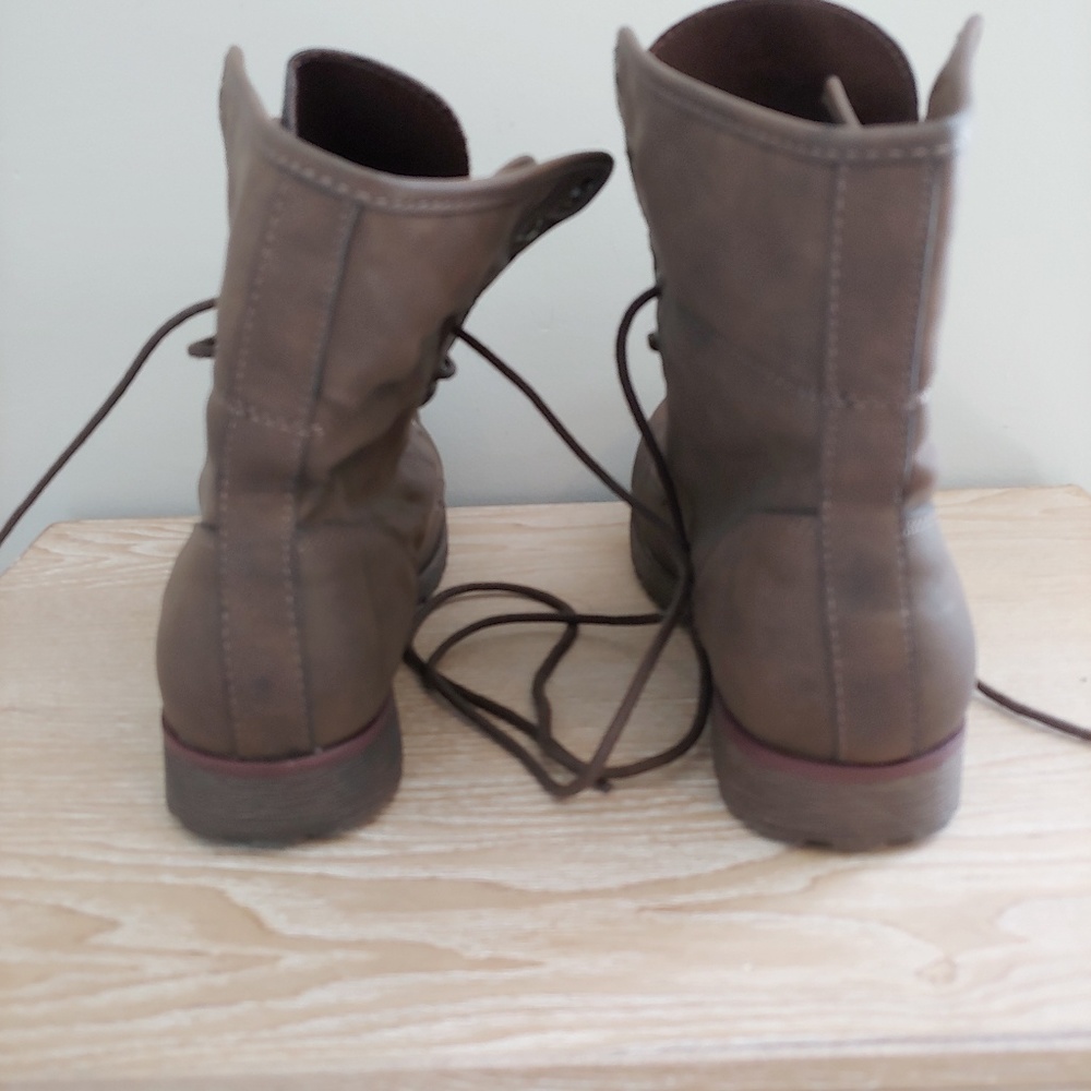 Shoes - Picture 3 of 5